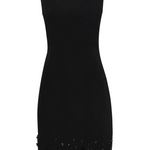 Abito a tubino in cady con pietre e piume sul fondo Tg 36