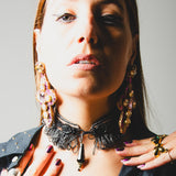119 Collana chocker 100% Handmade con passamaneria nera di frange e ciondolo pendente