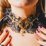 120 Collana chocker 100% Handmade con passamaneria nera di pizzo e  chiusura centrale con serratura e chiave