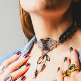 122 Collana chocker 100% Handmade con passamaneria nera e centrale stile corsetto argento con nastrini