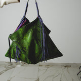 12 - NOMAD DARK JUNGLE – Borsa Medium Reversibile in Pelle effetto pitone verde smeraldo e bronzo metallizzato effetto struzzo