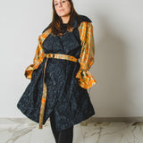 12 - Trench sartoriale oversiza " WATSON" - Pezzo Unico - nero effetto stropicciato con maniche broccato arancio