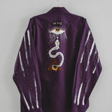132 Camicia vintage viola taglio maschile YSL con dipinto sulla schiena  TG L - occhio e serpenti con strass