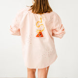 133 Camicia vintage rosa taglio maschile YSL con dipinto sulla schiena  TG L/XL - occhio e serpenti con strass