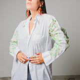 150 Camicia vintage bianca taglio maschile YSL con dipinto sulla schiena TG M - Serpenti con strass
