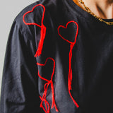 21 - Maglia oversize nera a maniche lunghe in cotone XXL ricamata a mano con cuori rossi