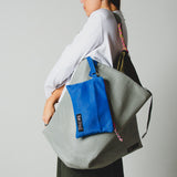 22 - NOMAD MINI – ELECTRIC BLUE | Pezzo unico -  POCHETTE in pelle