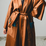 22 - KINTSUGI – Cappotto Kimono Sartoriale in Lana Vergine e Pelle Cognac