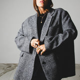 23 - Giacca NORA Sartoriale Donna Oversize in Lana Vergine  – Modello Scatoletta Le Peg spinata grigia con strass neri