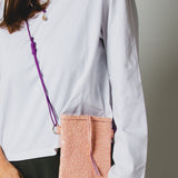 26 - NOMAD MINI PINK CROCO – Portacellulare in pelle rosa stampa cocco | Pezzo unico
