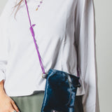 28 - NOMAD MINI BLUE VELVET – Portacellulare in pelle cavallino blu notte | Pezzo unico