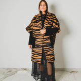 28 – L’OVER ALPACA | Cappotto Oversize Animalier in Lana Vergine e Alpaca con Tasche a Contrasto