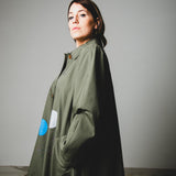 386 Green upcycling vintage trench coat with raglan sleeves, rhinestones and hand-painted illustration - size 48/50