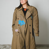 Vintage upcycling trench coat with raglan sleeves and cape with rhinestones and hand-painted illustration - size 50/52