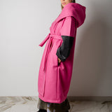 CAPPOTTO WRAP IN LANA ROSA BUBBLE CON MANICA A CONTRASTO GRIGIA