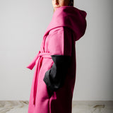 CAPPOTTO WRAP IN LANA ROSA BUBBLE CON MANICA A CONTRASTO GRIGIA