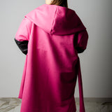 CAPPOTTO WRAP IN LANA ROSA BUBBLE CON MANICA A CONTRASTO GRIGIA