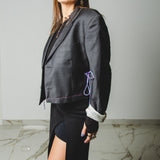 546 Giacca grigia crop  in lana con tagli a vivo e laccini in vita - Tg 52