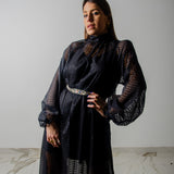 OPERA dress - Vestito sartoriale  accollato / scollo a V  ampio IN CHIFFON NERO CON LUREX