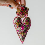 75 Orecchini grandi a forma di cuore in pelle con paillettes ricamate - rosa