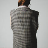769 - Gilet vintage Giorgio Armani in lana grigia con ricamo a mano sul rever