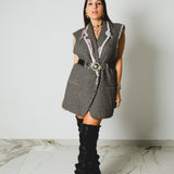 769 - Gilet vintage Giorgio Armani in lana grigia con ricamo a mano sul rever