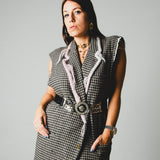 769 - Gilet vintage Giorgio Armani in lana grigia con ricamo a mano sul rever