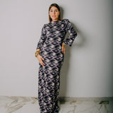 SOFT dress - Vestito con scollo a V/rotondo lungo con maniche a 3/4 fantasia in maglina elasticizzata in lurex viola,panna e nero
