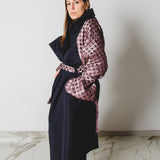 9 - Trench sartoriale oversize " WATSON" - Pezzo Unico - nero con maniche broccato rosa