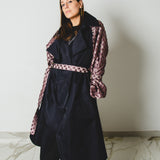 9 - Trench sartoriale oversize " WATSON" - Pezzo Unico - nero con maniche broccato rosa
