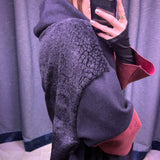 CAPPOTTO WRAP IN LANA NERA E ECOPELLICCIA CON MANICA A CONTRASTO IN PELLE BORDEAUX