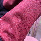 CAPPOTTO WRAP IN LANA NERA E ECOPELLICCIA CON MANICA A CONTRASTO IN PELLE BORDEAUX